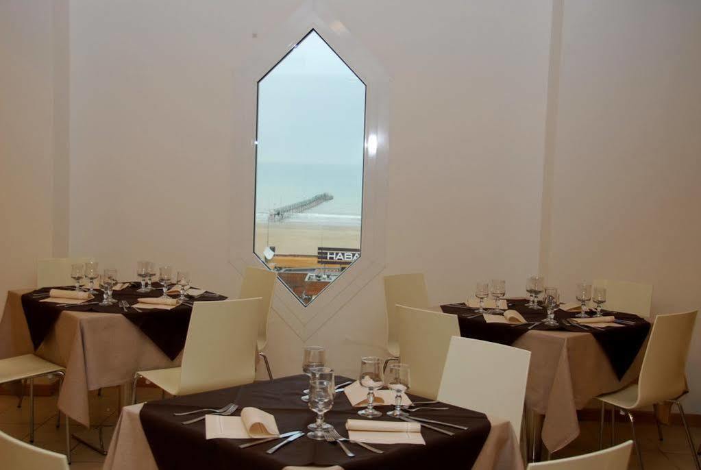 Hotel Golden Rimini Exterior foto